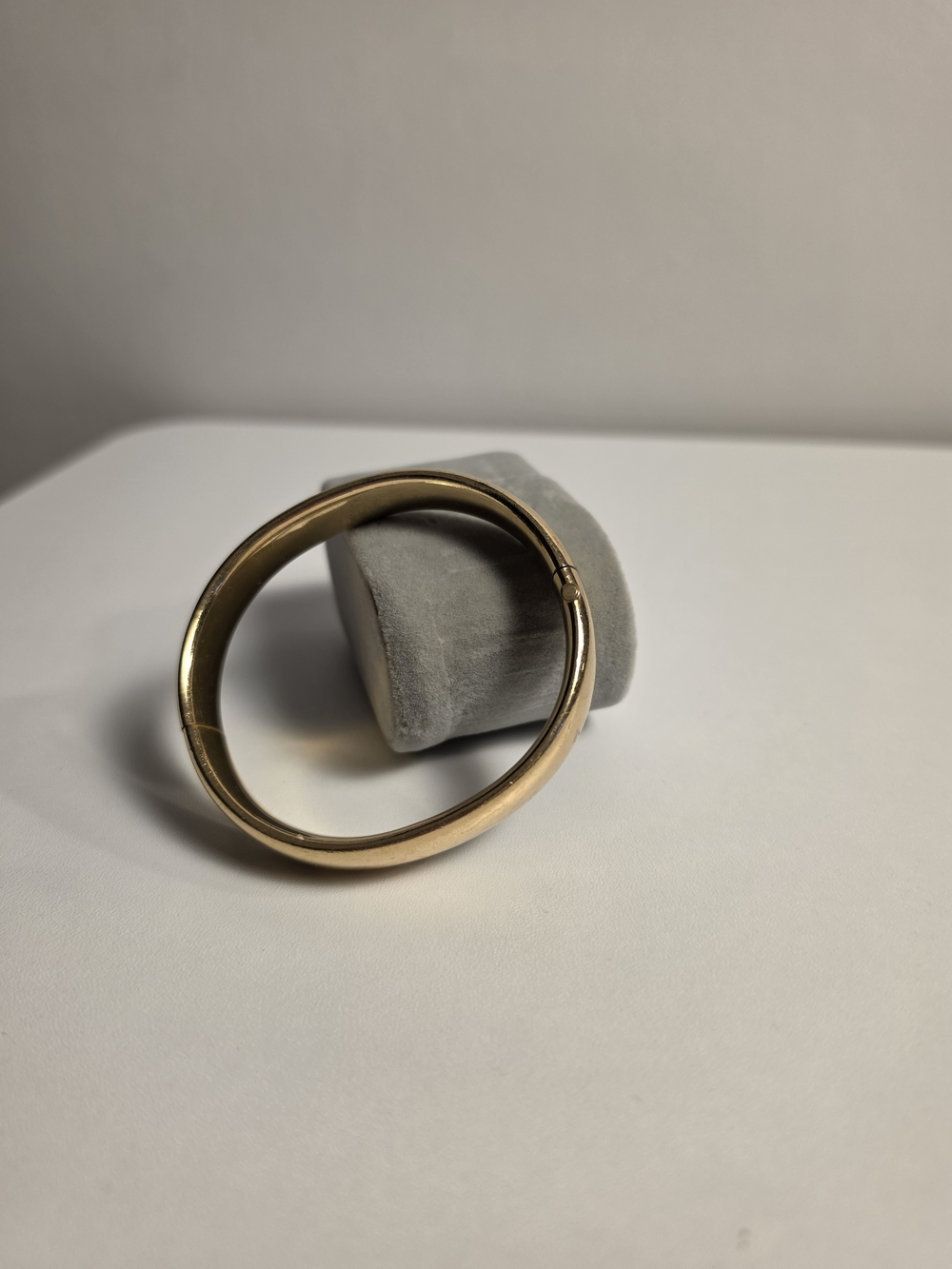 Vintage Winard 12K Gold Filled Hinged Bangle Bracelet